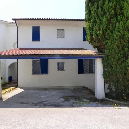 405 - Bellissimo Trilo Con Ampio Giardino E Spiaggia Inclusa Nel Prezzo